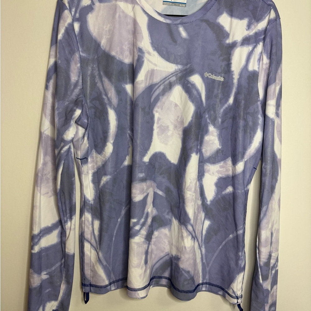Columbia Women's Abstract Blue Long Sleeve Tee